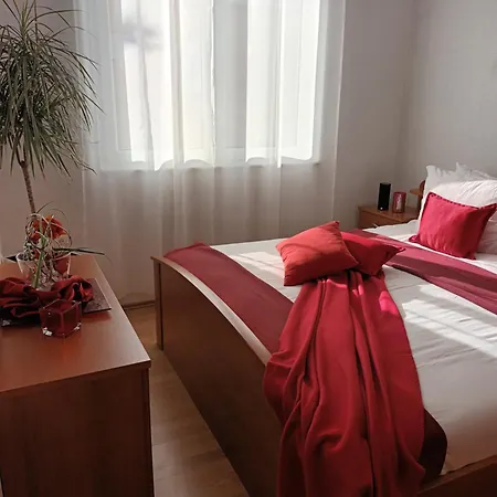 Emi 1 Апартаменты *