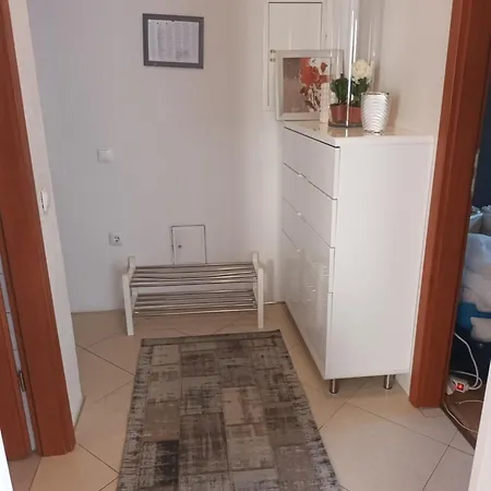 Апартаменты Emi 1 *